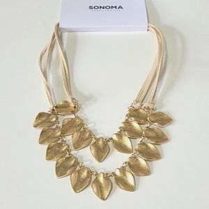 SONOMA NECKLACE gold tone.